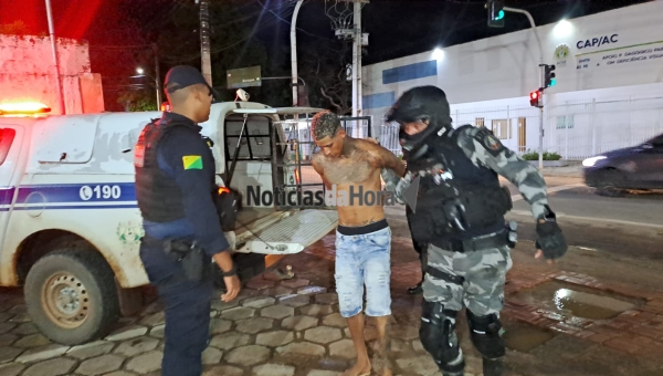 Suspeito identificado de 20 anos que já possui várias passagens pela polícia por tráfico de drogas é preso